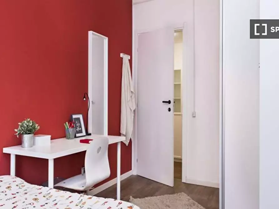 Immagine 2 di Camera condivisa in affitto  in Via Antonio Canova a Milano