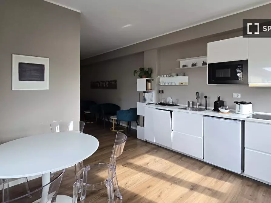 Immagine 17 di Camera condivisa in affitto  in Via Nicolò da Pistoia a Roma