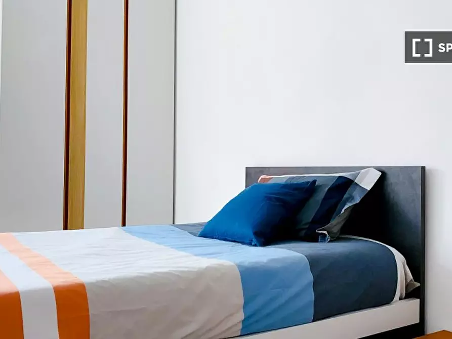 Immagine 2 di Camera condivisa in affitto  in Via Gressoney a Milano