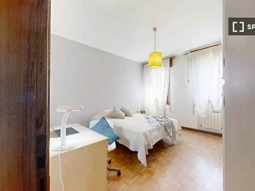 Immagine 2 di Camera condivisa in affitto  in VIA san marco a Padova