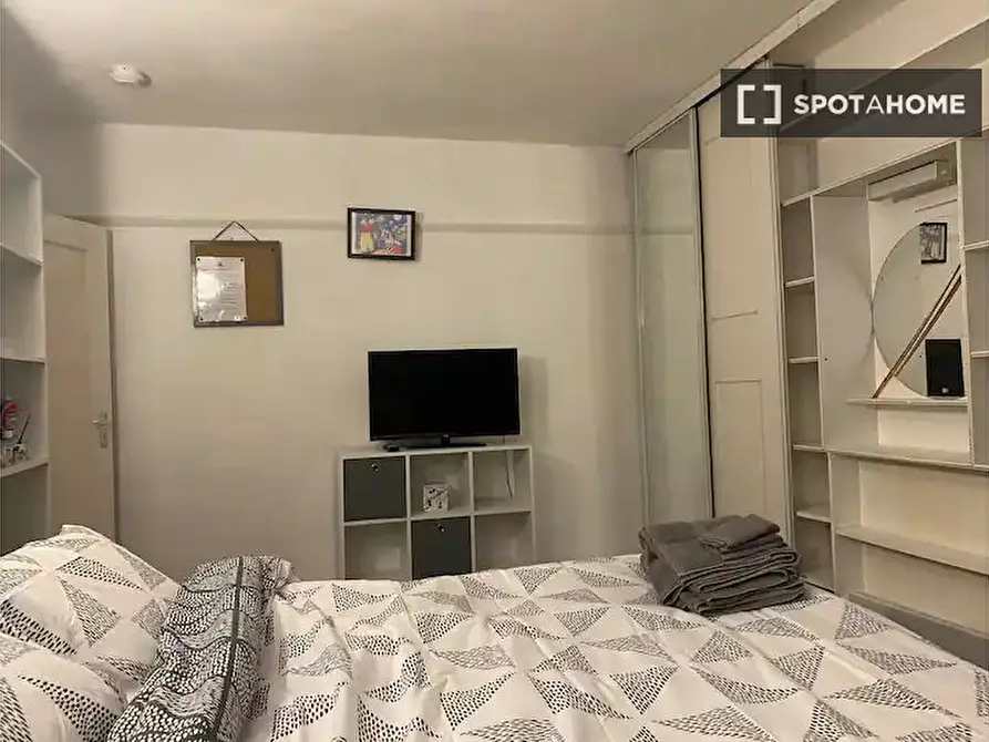 Immagine 4 di Camera condivisa in affitto  in Darley Ave a 