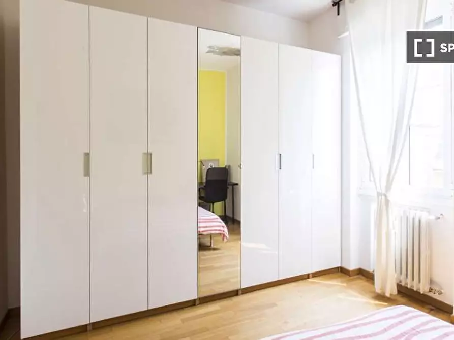 Immagine 1 di Camera condivisa in affitto  in Via Volterra a Milano