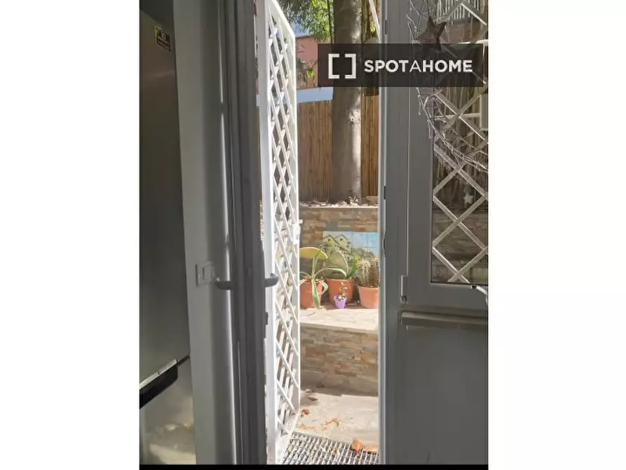 Immagine 6 di Appartamento in affitto  in Via Rodolfo Benini a Roma