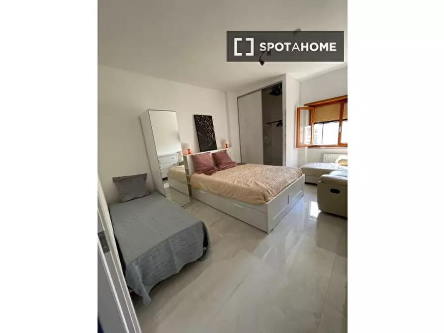 Immagine 3 di Camera condivisa in affitto  in Via Nomentana a Roma