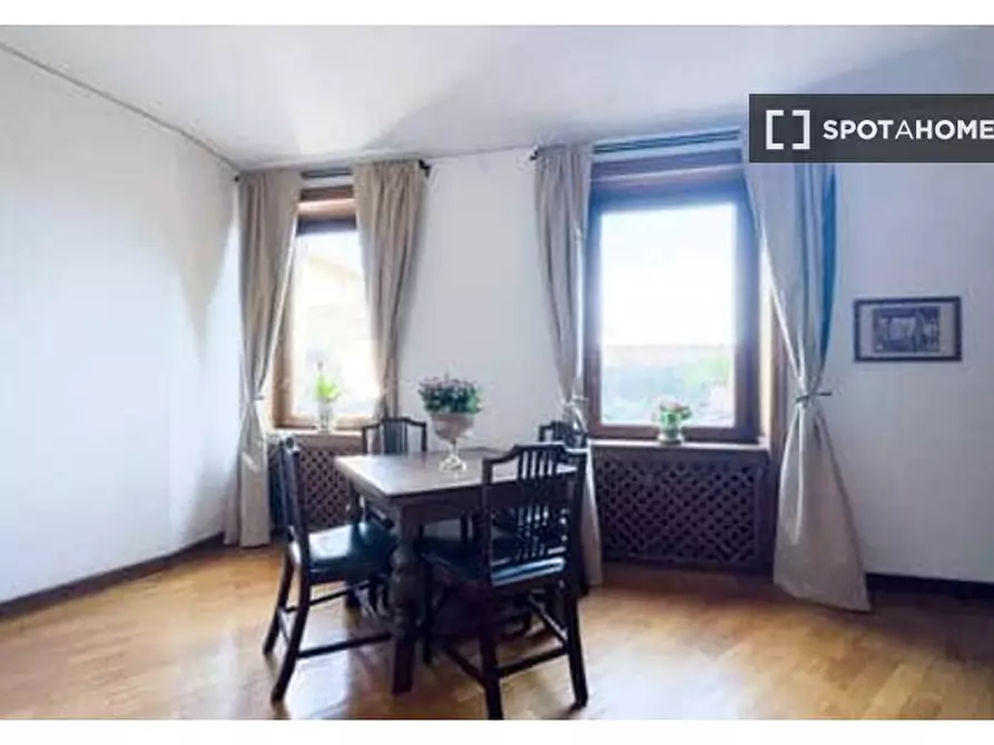 Immagine 10 di Appartamento in affitto  in Via Giulia a Roma