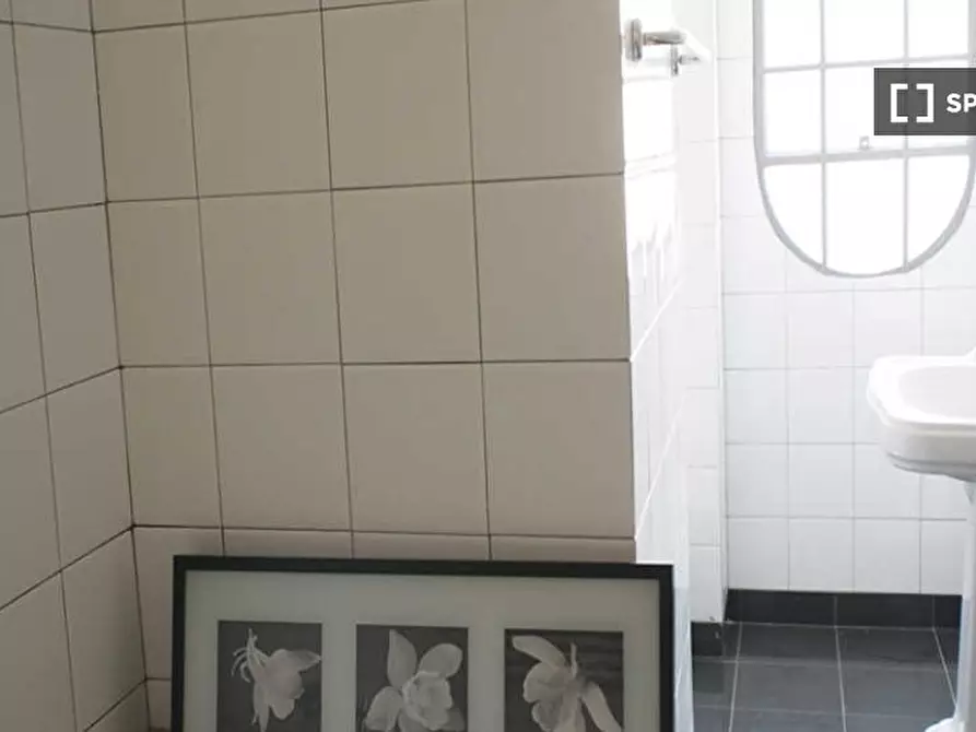 Immagine 4 di Camera condivisa in affitto  in Viale Tunisia a Milano