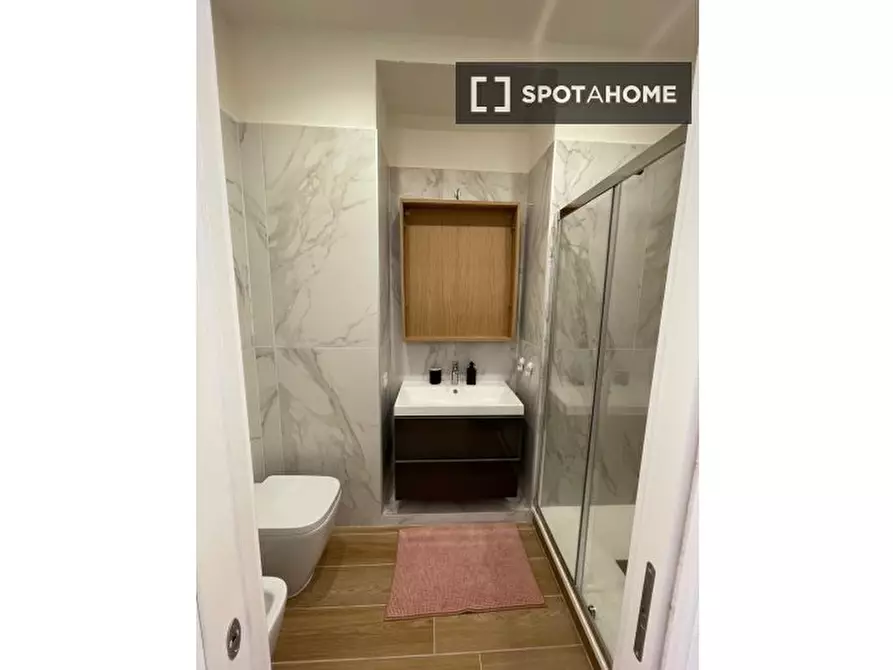 Immagine 19 di Appartamento in affitto  in Via Medina a Napoli