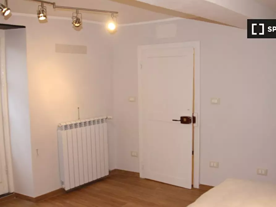 Immagine 16 di Camera condivisa in affitto  in Piazza del Campo a Genova