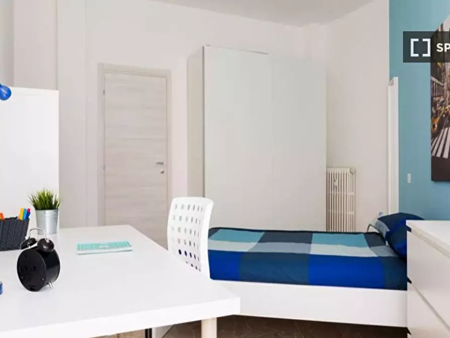 Immagine 1 di Camera condivisa in affitto  in Via Dei Salici Milan a Milano