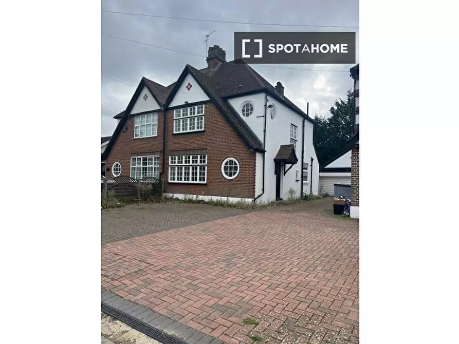 Immagine 5 di Camera condivisa in affitto  in Petts Wood Rd a Bromley