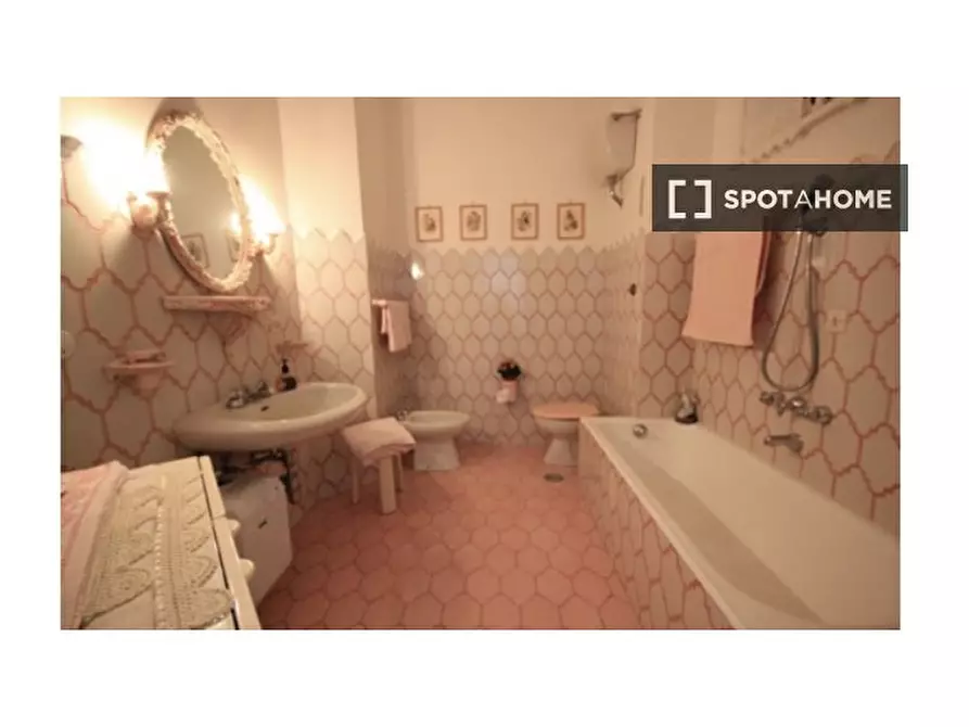 Immagine 10 di Appartamento in affitto  in Via del Fosso di Rio Petroso a Roma