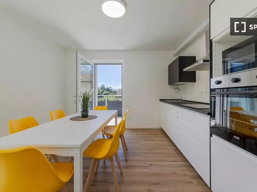 Immagine 12 di Camera condivisa in affitto  in per Cognola a Trento