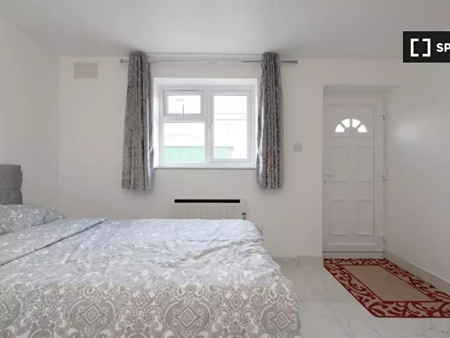 Immagine 3 di Ufficio in affitto  in Flat a Barnet