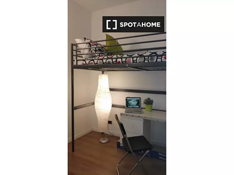 Immagine 2 di Camera condivisa in affitto  in Via Pietro Marocco, 20127 Milano MI, Italy a Milano