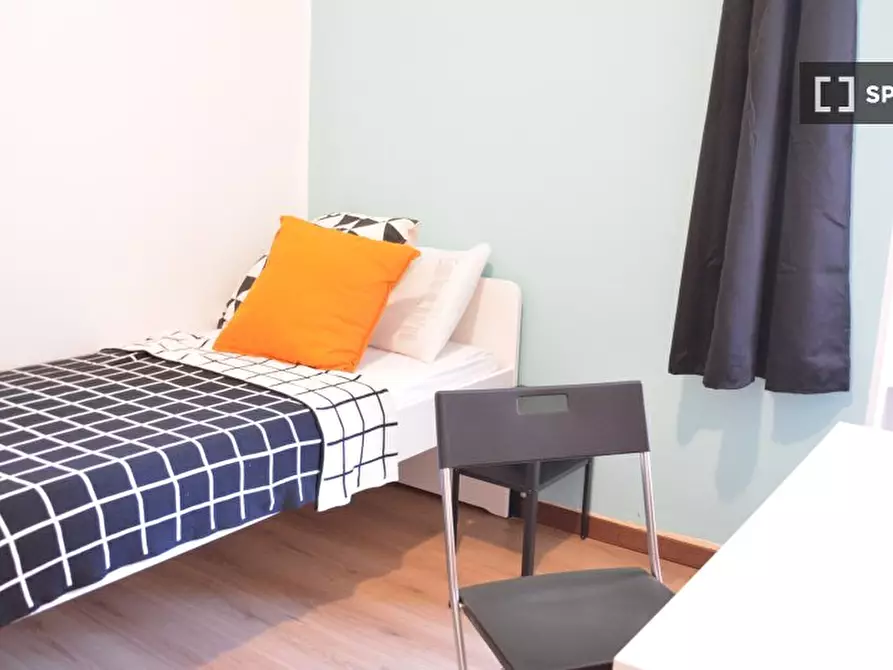 Immagine 2 di Camera condivisa in affitto  in Via Tigelliob a Cagliari