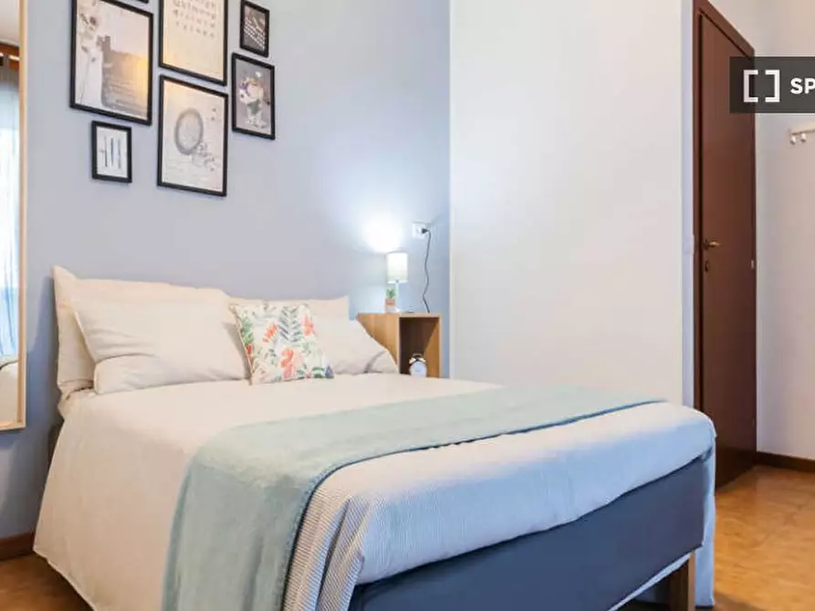 Immagine 2 di Camera condivisa in affitto  in Via dei Missaglia a Milano