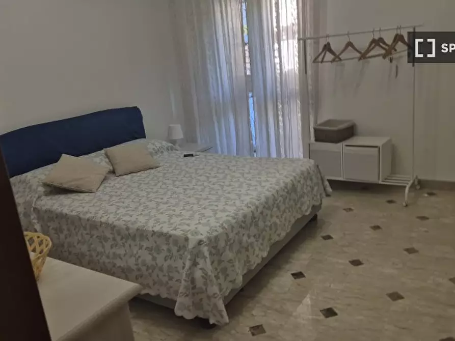 Immagine 14 di Camera condivisa in affitto  in Via Leopoldo Nobili a Roma