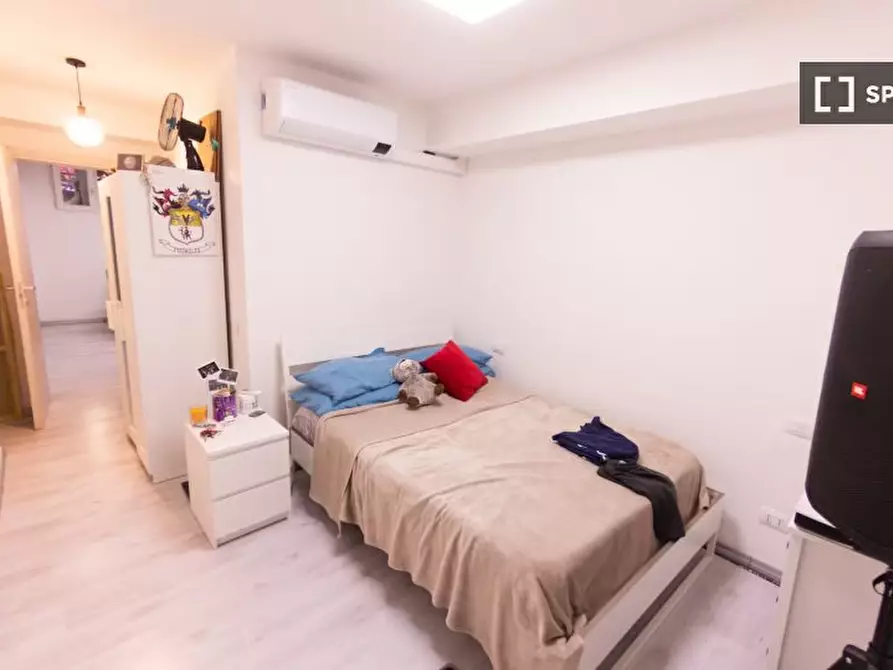 Immagine 2 di Camera condivisa in affitto  in Via Claudia a Milano