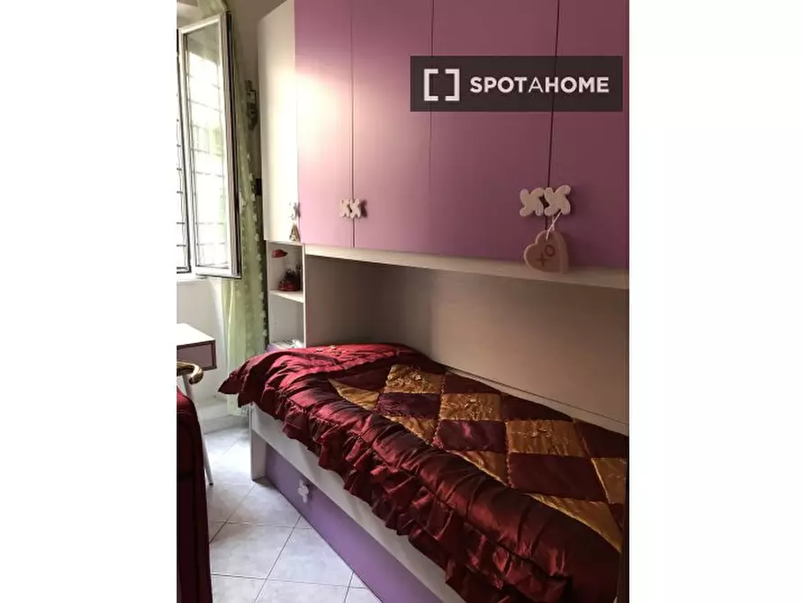 Immagine 6 di Camera condivisa in affitto  in Via Giovanni Brancaleone a Roma