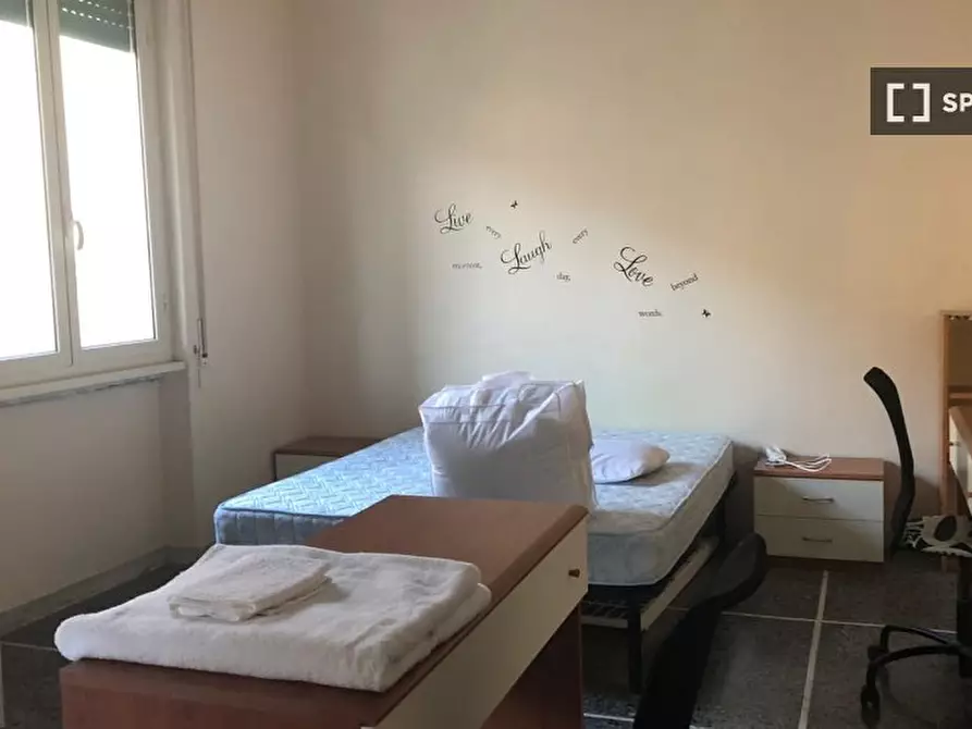 Immagine 12 di Camera condivisa in affitto  in Via Sirte a Roma
