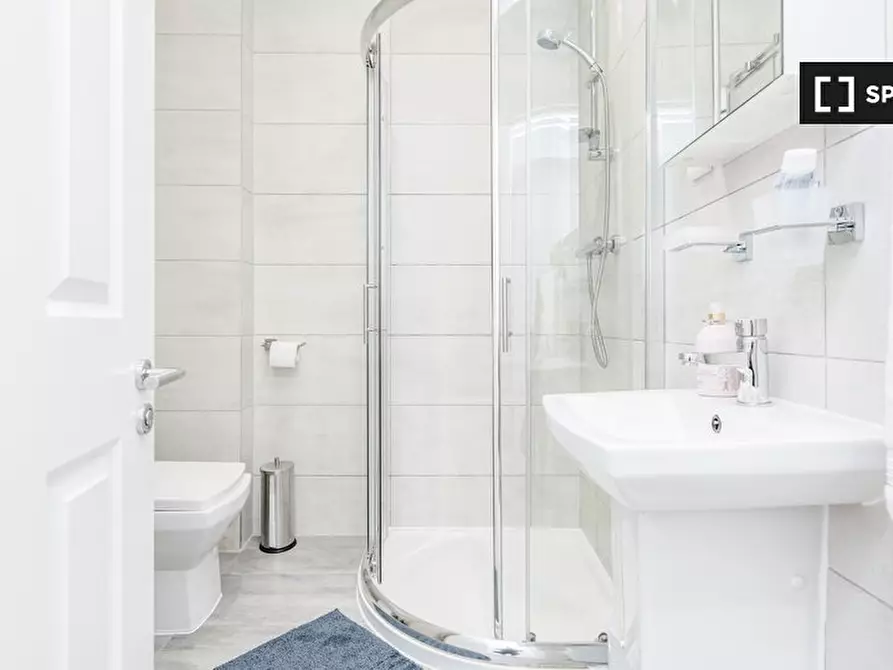 Immagine 5 di Appartamento in affitto  in Talbot Rd a Kensington