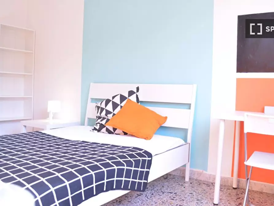 Immagine 1 di Camera condivisa in affitto  in Via is mirrionis a Cagliari