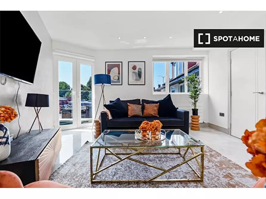 Immagine 9 di Appartamento in affitto  in Flat Goldman House - 122 Wembley Park drive HA9 8HP a Brent