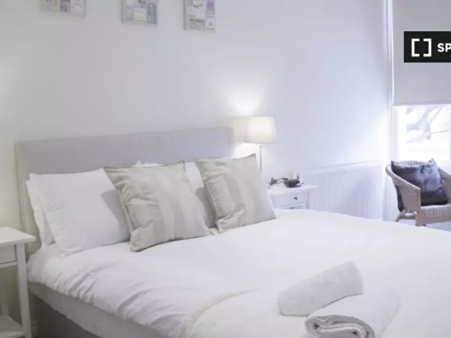 Immagine 13 di Appartamento in affitto  in Ladbroke Grove a Kensington