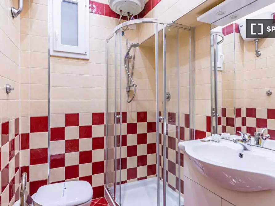 Immagine 12 di Appartamento in affitto  in Piazza San Luigi a Napoli