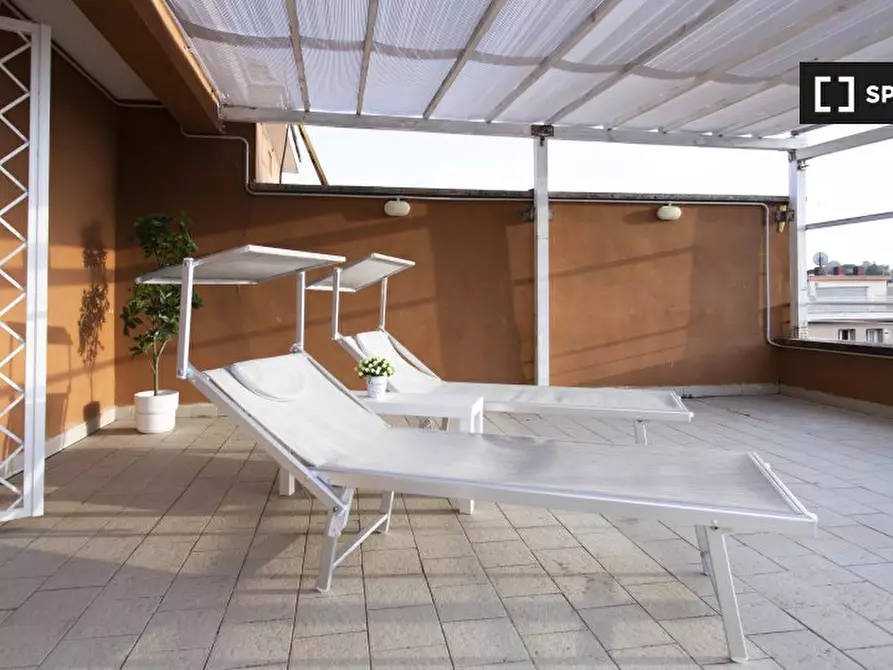 Immagine 18 di Appartamento in affitto  in Via Marcantonio Bragadin a Roma