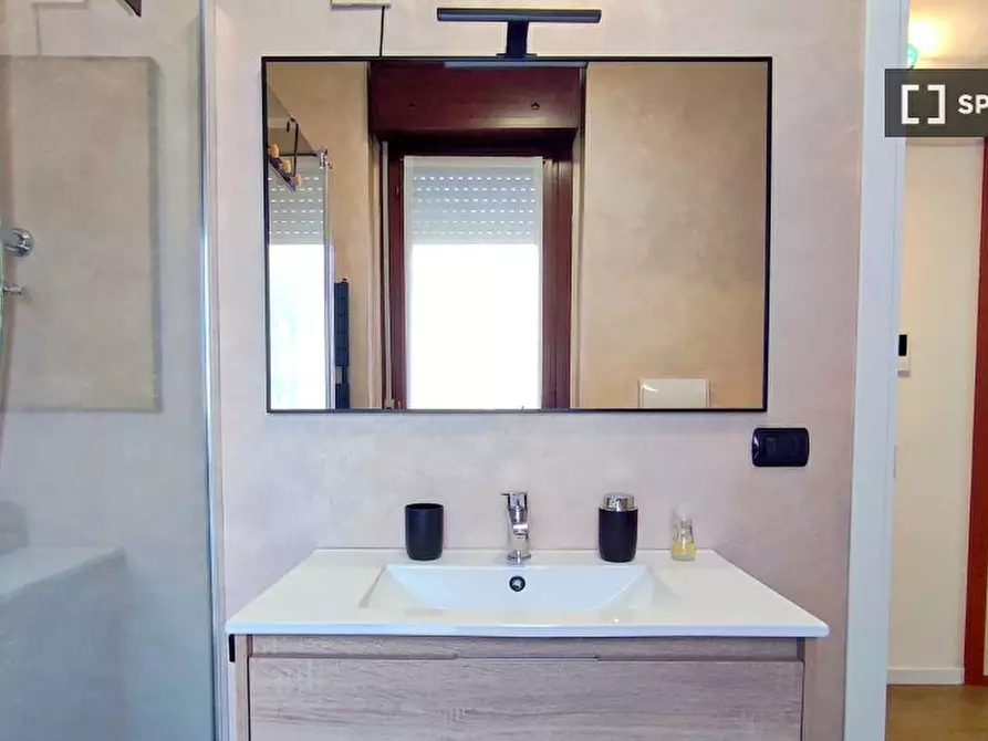 Immagine 4 di Ufficio in affitto  in Piazza Vittorio Veneto a Caronno Pertusella