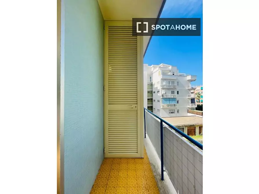 Immagine 12 di Appartamento in affitto  in Via delle Tartane a Roma