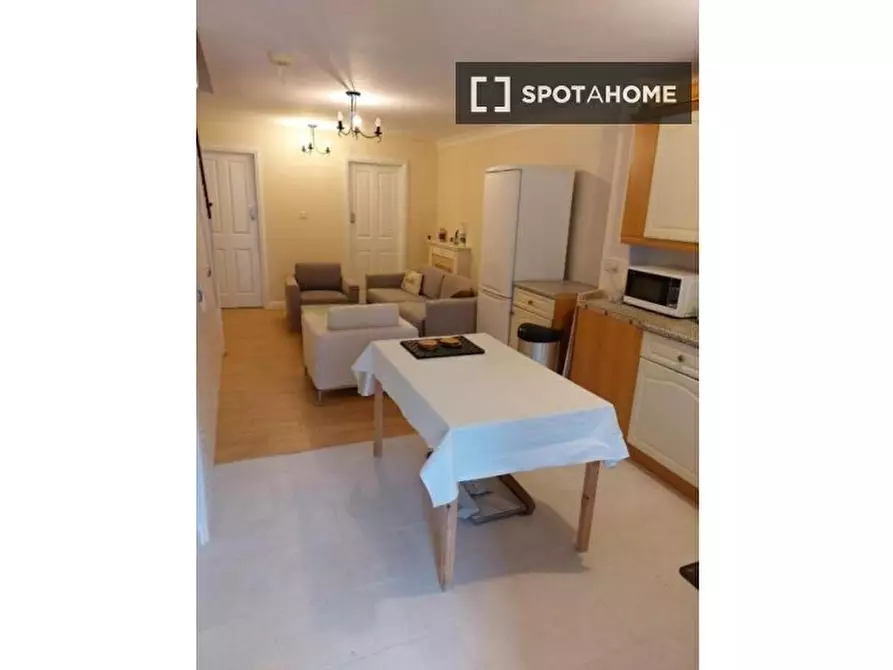 Immagine 12 di Camera condivisa in affitto  in Tollgate Dr a Hillingdon