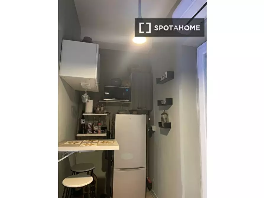 Immagine 11 di Camera condivisa in affitto  in Via Vincenzo Montenovesi a Roma