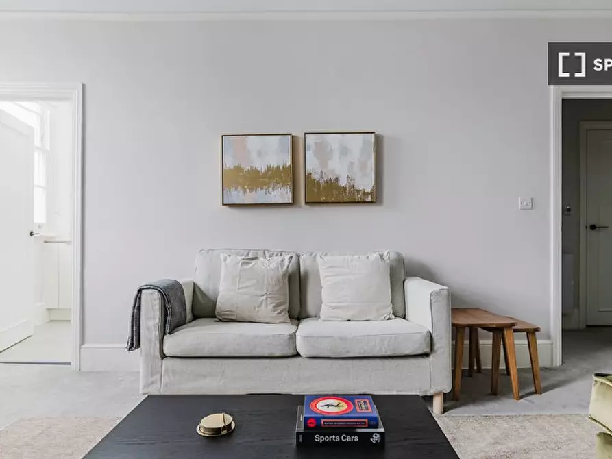 Immagine 2 di Appartamento in affitto  in Elgin Cres a Kensington