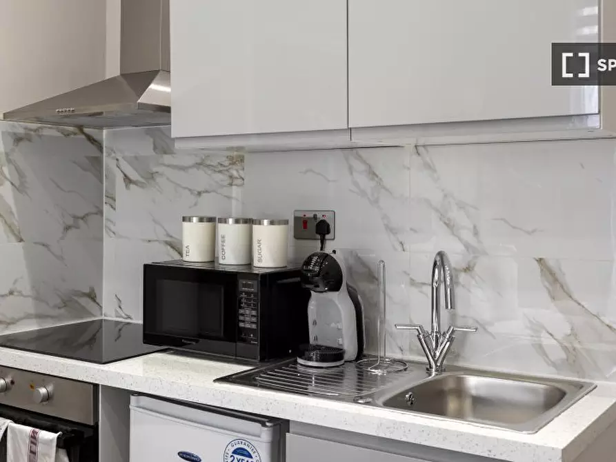 Immagine 13 di Ufficio in affitto  in flat a Tottenham