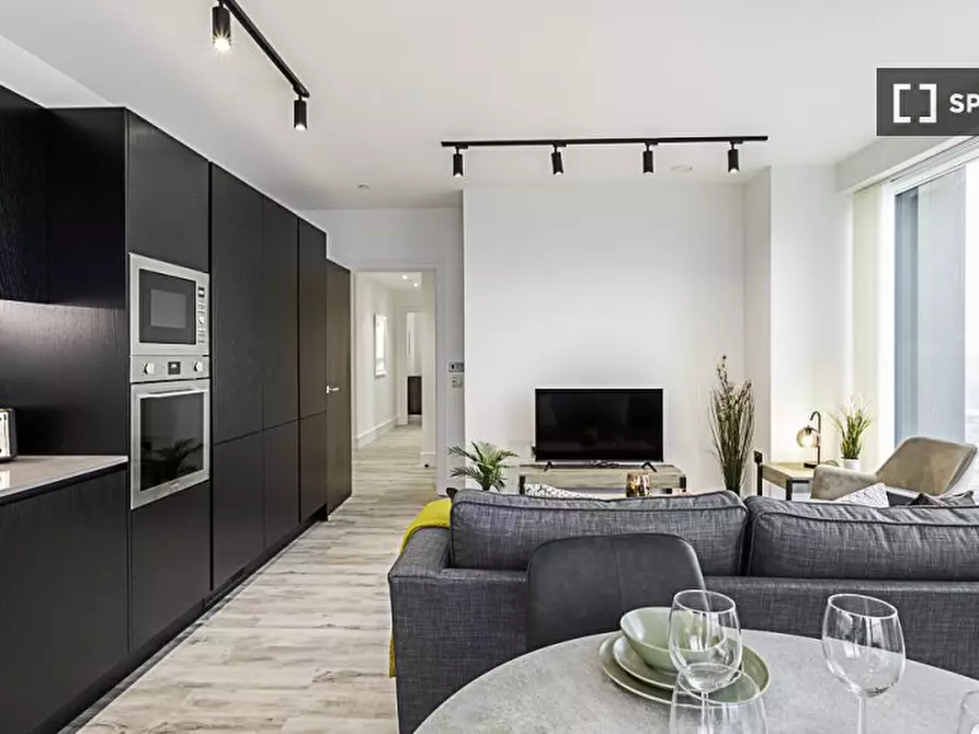 Immagine 10 di Appartamento in affitto  in Icon Tower a Ealing