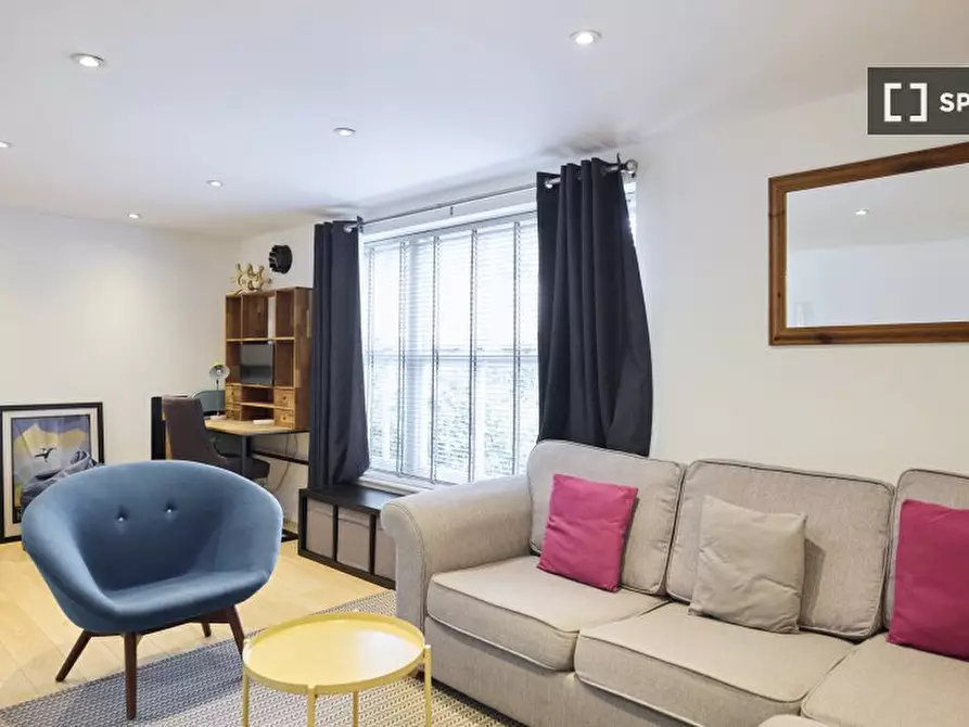 Immagine 6 di Appartamento in affitto  in Mapeshill Place a Brent