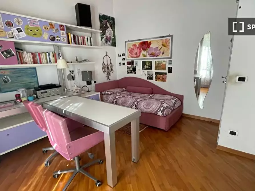 Immagine 3 di Camera condivisa in affitto  in Via Brunetto Latini a Firenze