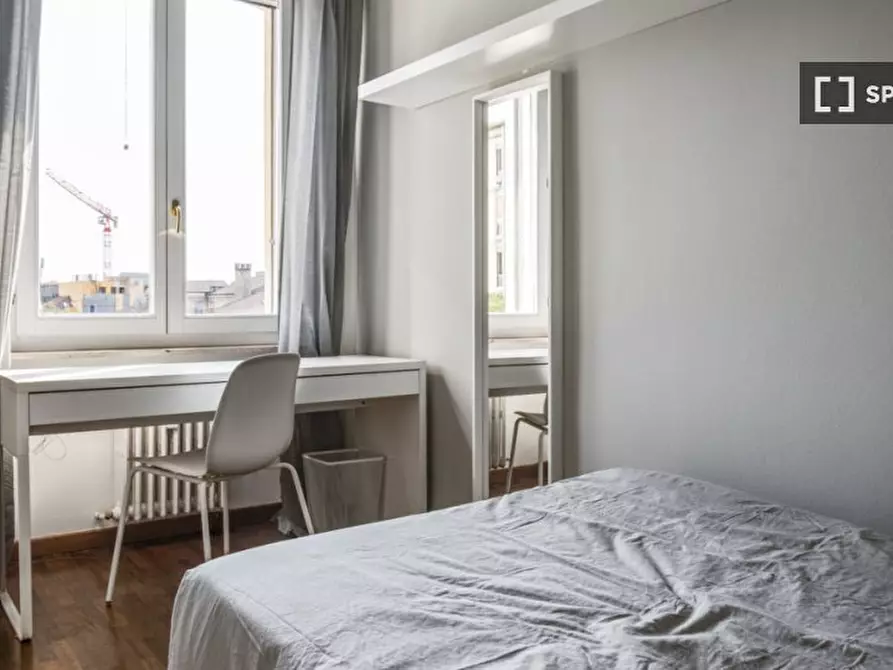 Immagine 3 di Camera condivisa in affitto  in Piazza Umanitaria a Milano