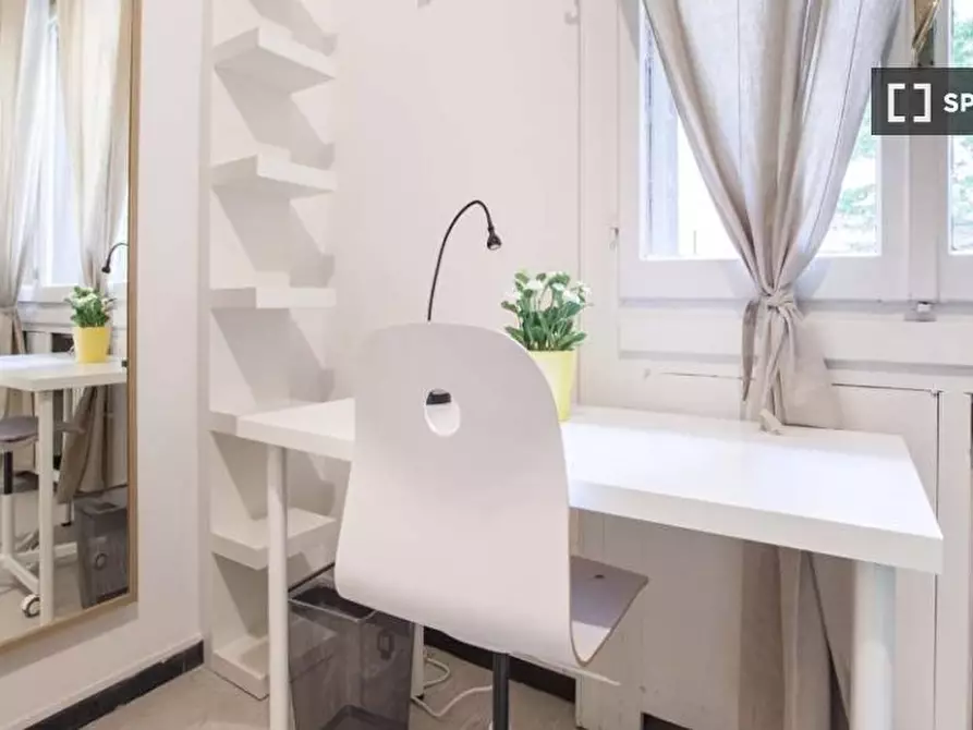 Immagine 1 di Camera condivisa in affitto  in Via Beato Angelico a Milano