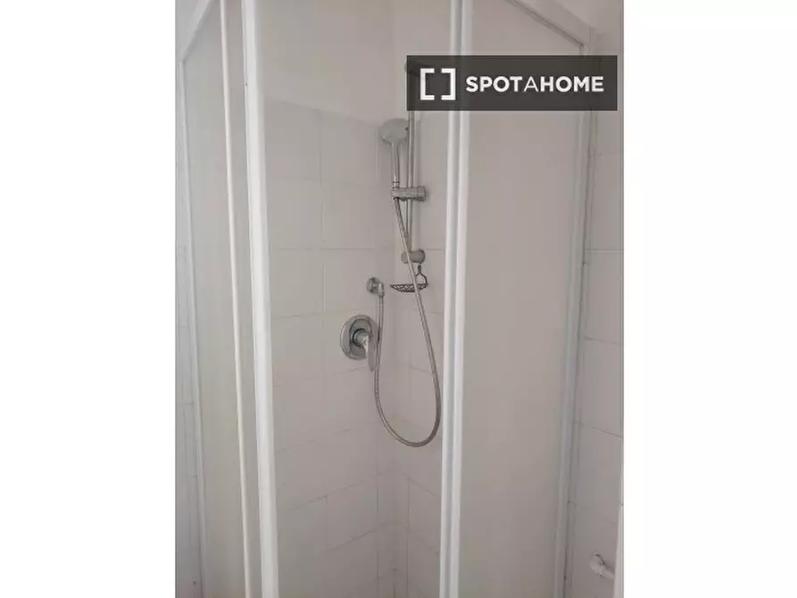 Immagine 9 di Ufficio in affitto  in Via Paolo Bassi a Milano
