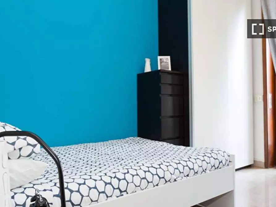 Immagine 2 di Camera condivisa in affitto  in Via Carlo Botta a Milano