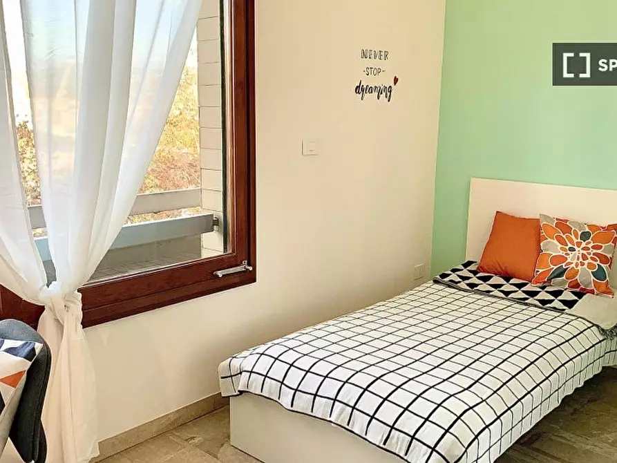 Immagine 1 di Camera condivisa in affitto  in VIALE F. REDI a Firenze