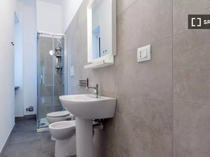 Immagine 10 di Camera condivisa in affitto  in Piazza Carducci a Torino