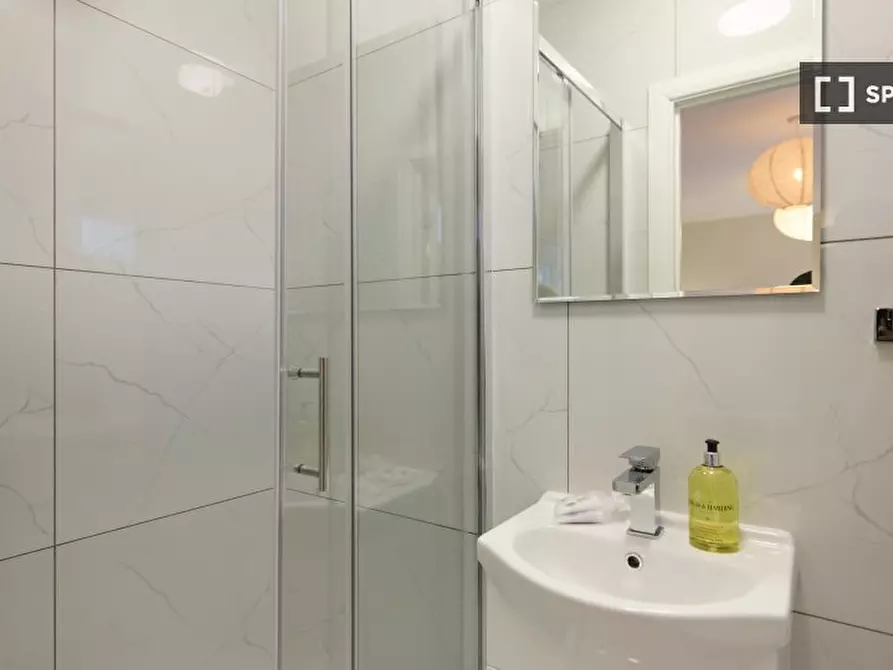 Immagine 9 di Appartamento in affitto  in Ravenswood Ct a Kingston Upon Thames