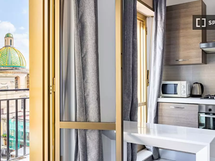 Immagine 17 di Appartamento in affitto  in Vico degli Spicoli a Napoli