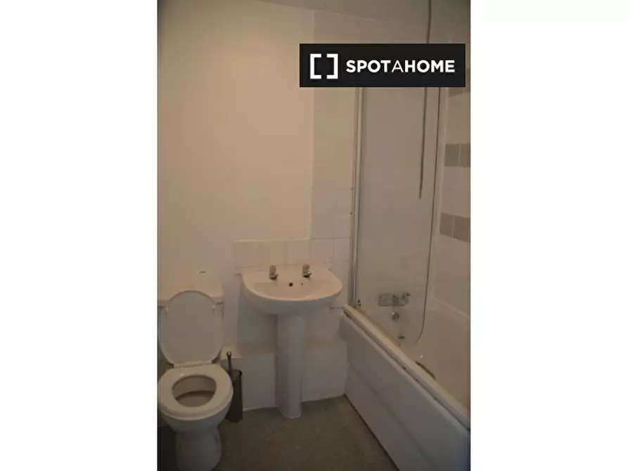 Immagine 4 di Camera condivisa in affitto  in Bruckner St a Kensington