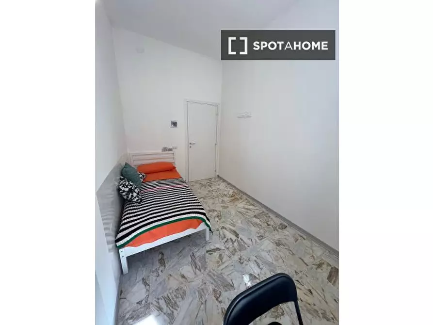 Immagine 14 di Camera condivisa in affitto  in Via Grazia Deledda a Cagliari