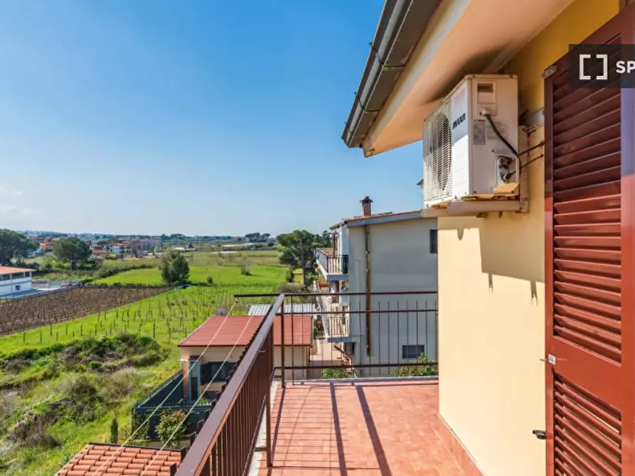 Immagine 6 di Camera condivisa in affitto  in Via Lentini a Roma